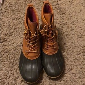 Duck boots